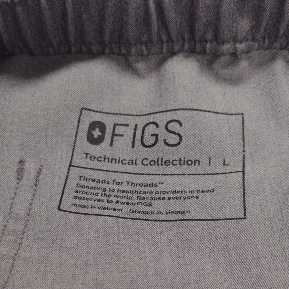 Figs Men's Scrub Pants in Gray